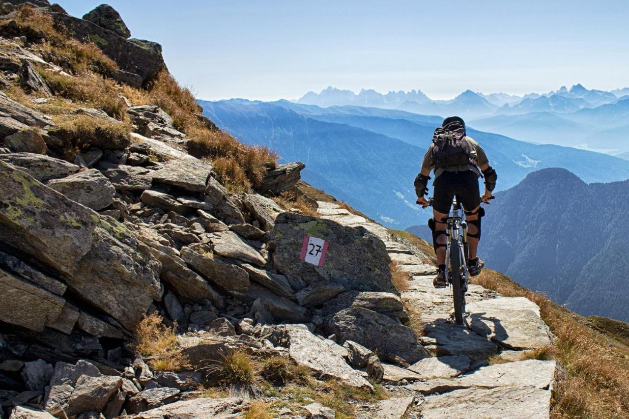 Hotel Fronza - Your Hike & Mountain Home Lutago Εξωτερικό φωτογραφία