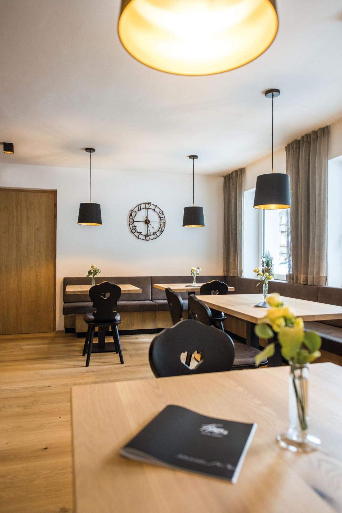 Hotel Fronza - Your Hike & Mountain Home Lutago Εξωτερικό φωτογραφία